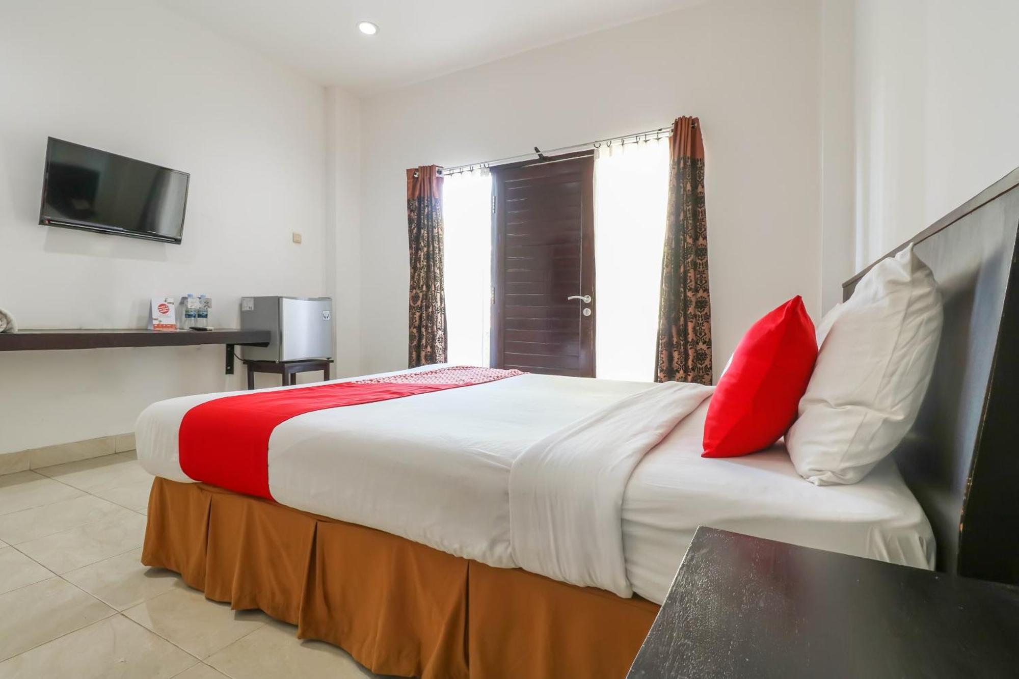 Capital O 1666 Grand Pudjawan Hotel Near Kuta Beach Exterior photo