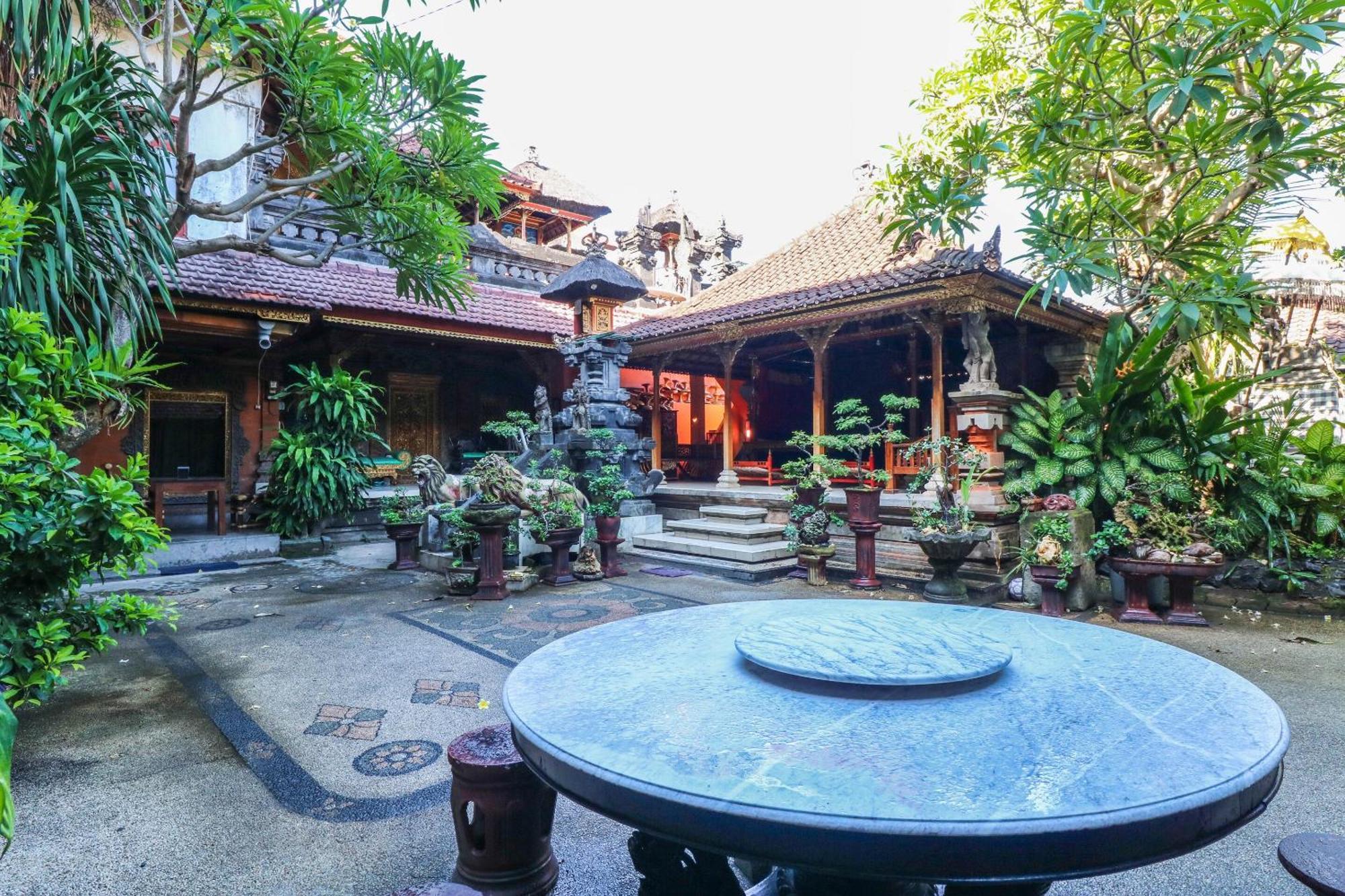 Capital O 1666 Grand Pudjawan Hotel Near Kuta Beach Exterior photo