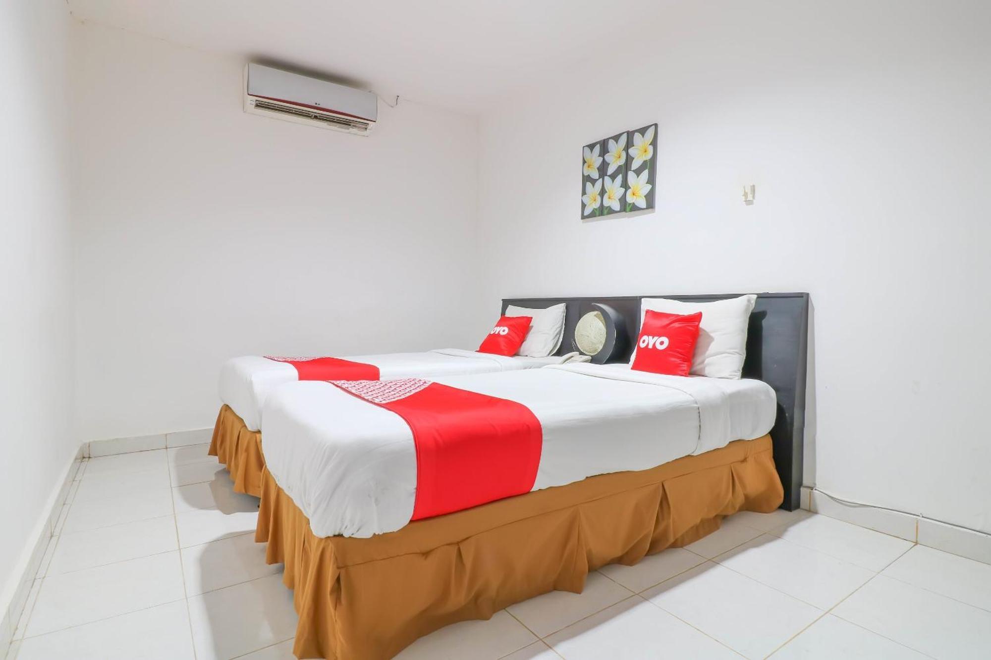 Capital O 1666 Grand Pudjawan Hotel Near Kuta Beach Exterior photo